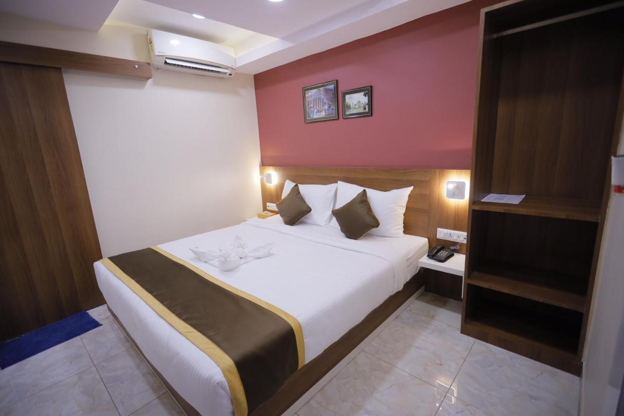 The Avenue Hotel Ballygunge Kolkata Exterior photo