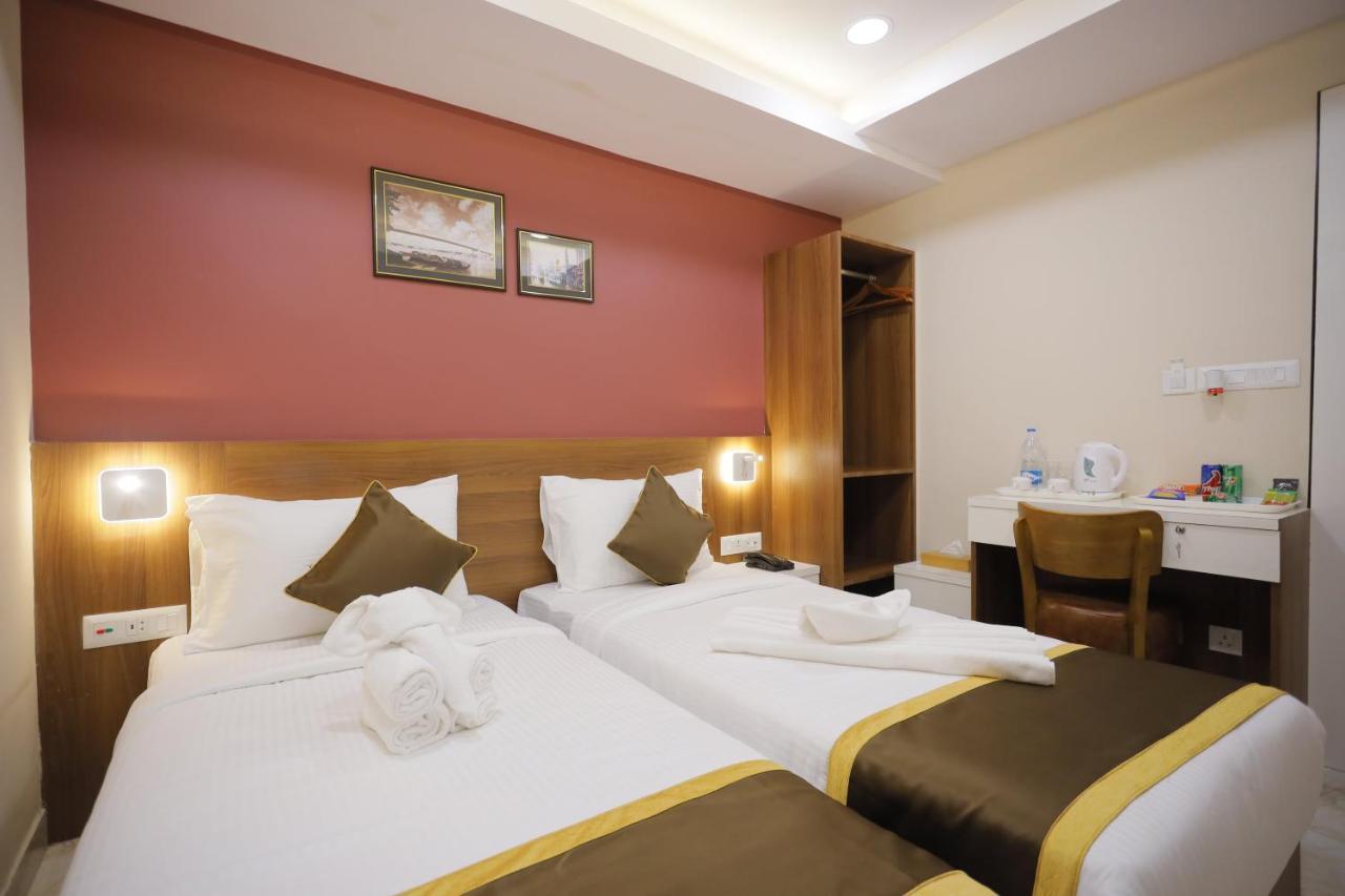 The Avenue Hotel Ballygunge Kolkata Exterior photo