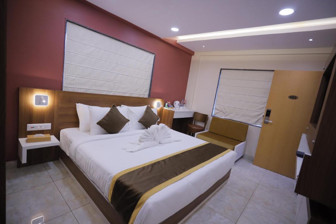 The Avenue Hotel Ballygunge Kolkata Exterior photo