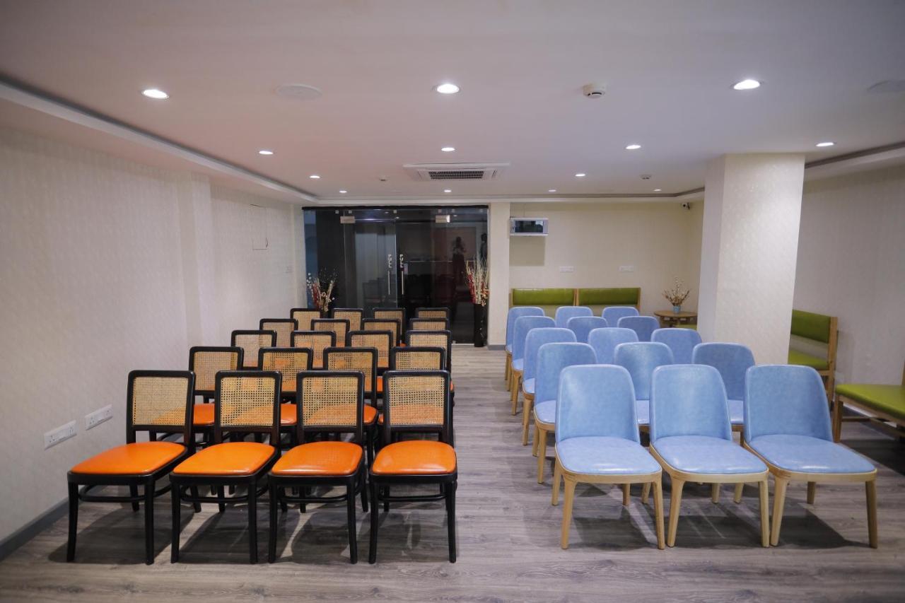The Avenue Hotel Ballygunge Kolkata Exterior photo