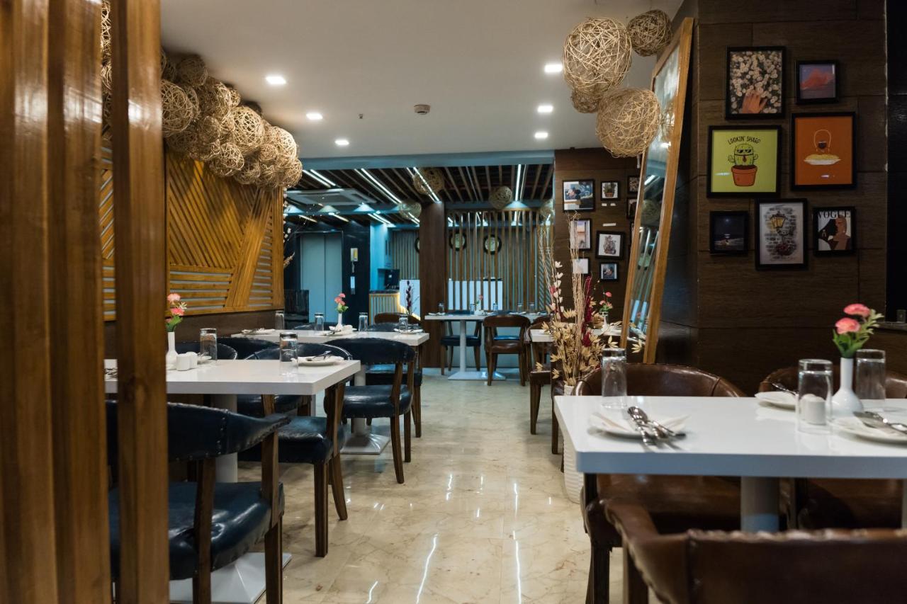 The Avenue Hotel Ballygunge Kolkata Exterior photo