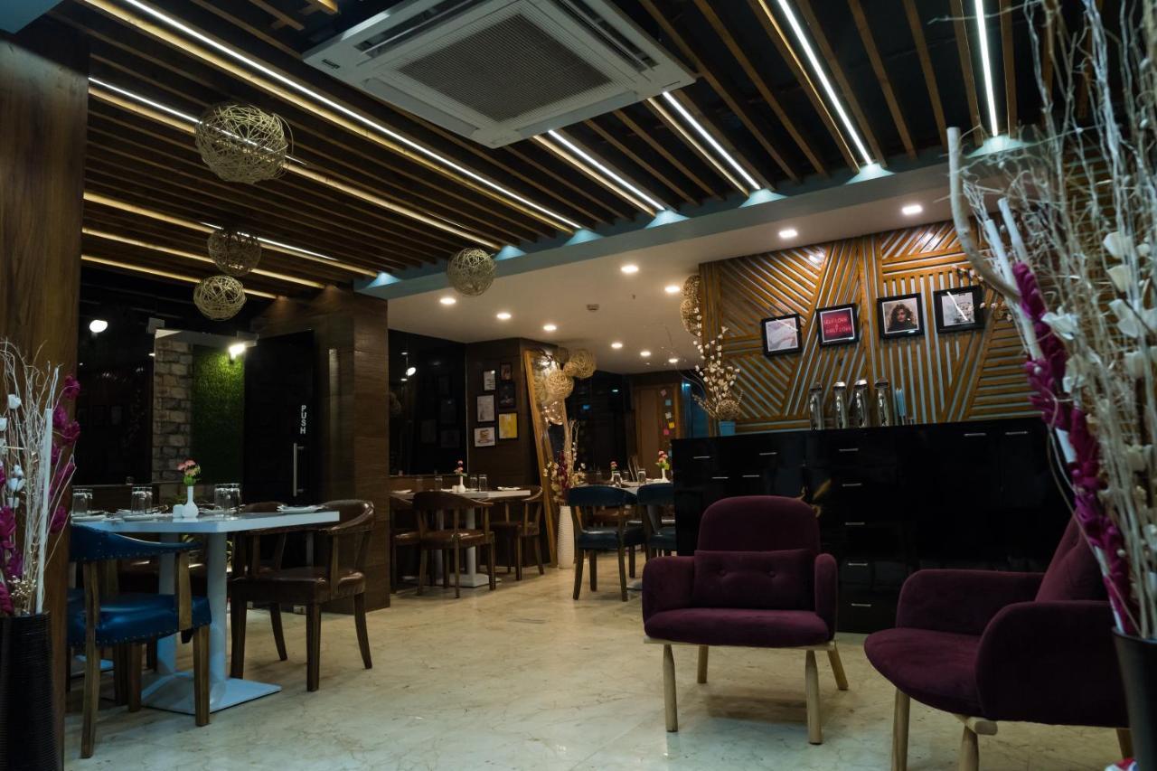 The Avenue Hotel Ballygunge Kolkata Exterior photo
